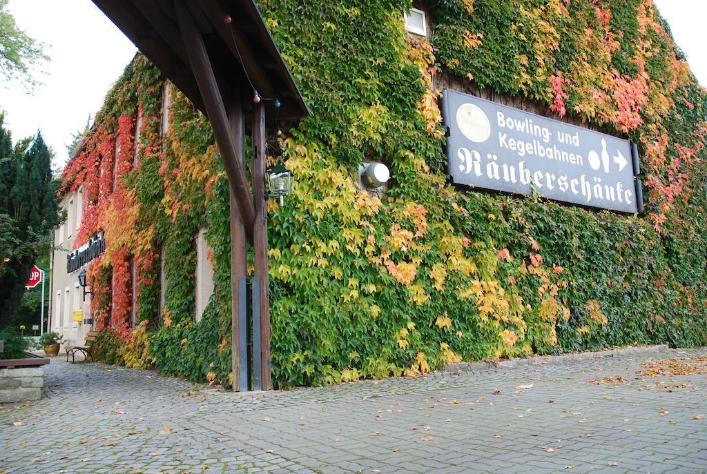Raeuberschaenke Hotel Oederan Kültér fotó